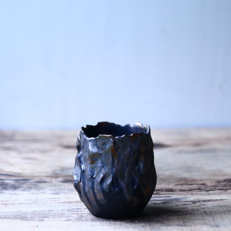 Yuta  Uchida 〝gold  glaze monst″   /   humanity pot       no.80282