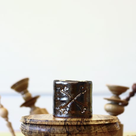 HUM / humanity pot     no.625-15