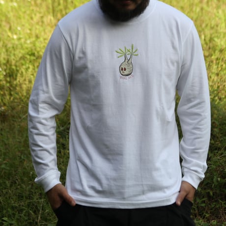 humanity×MENOSYAMA 【poorpatch T-shirt】long T-shirt / HUG ME (ホワイト) 予約販売