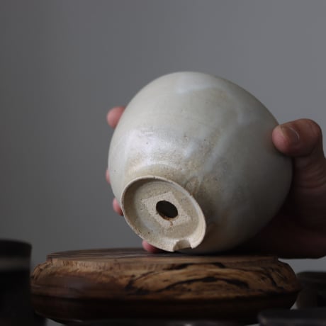 Masato Akutsu / white glaze / humanity pot    no.512-13