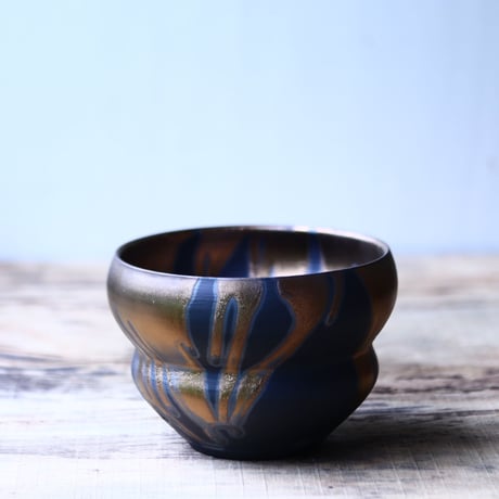 Yuta  Uchida 〝gold  glaze″   /   humanity pot       no.80250
