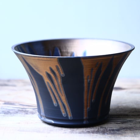 Yuta  Uchida 〝gold  glaze″   /   humanity pot       no.80280