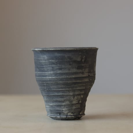 Yuta Uchida / black clay (3.5号鉢)  no.330-25