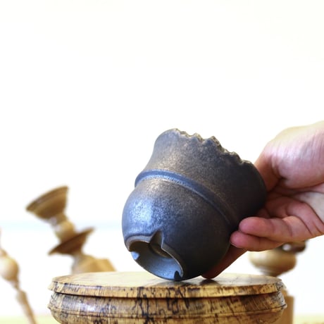 HUM / humanity pot     no.625-77