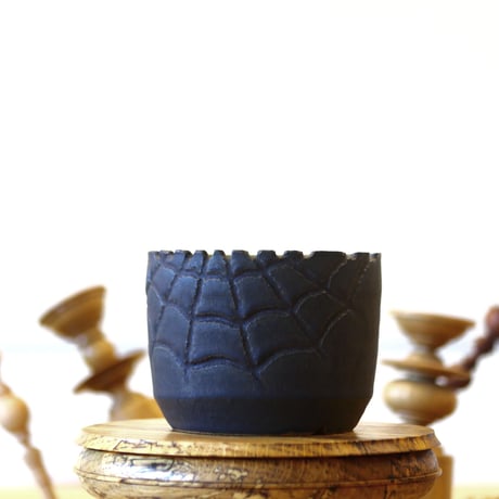 HUM / humanity pot     no.625-80