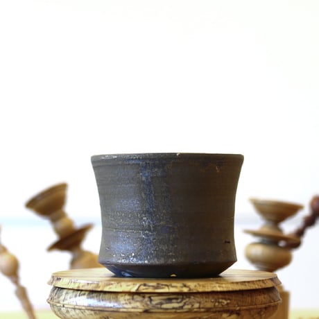 HUM / humanity pot     no.625-82