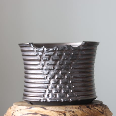 Yuta Uchida / black glaze melt / humanity pot     no.512-91