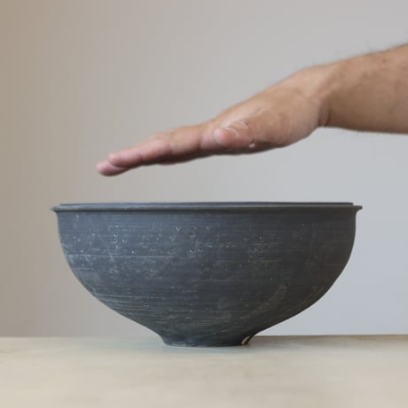 Yuta Uchida / black clay (8号鉢)  no.330-19