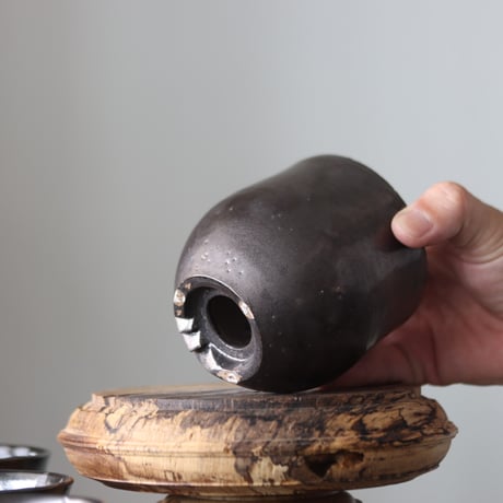 Atsushi Funakushi / black iron / humanity pot     no.512-41