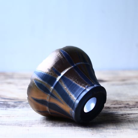 Yuta  Uchida 〝gold  glaze″   /   humanity pot       no.80258