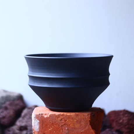 Yuta  Uchida 〝black  clay″   /   humanity pot       no.510-7