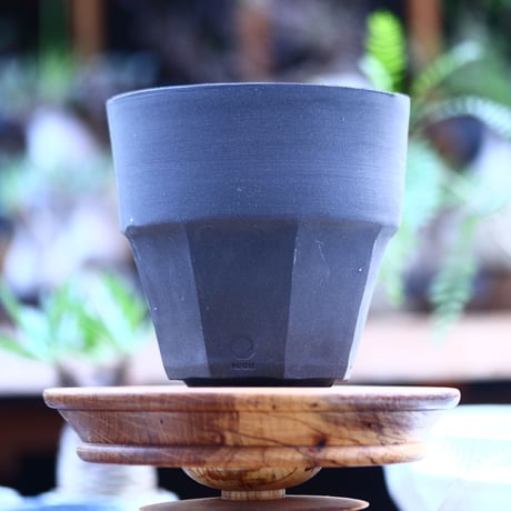 N/OH    GUDEA   S / Rich black   no.926/11