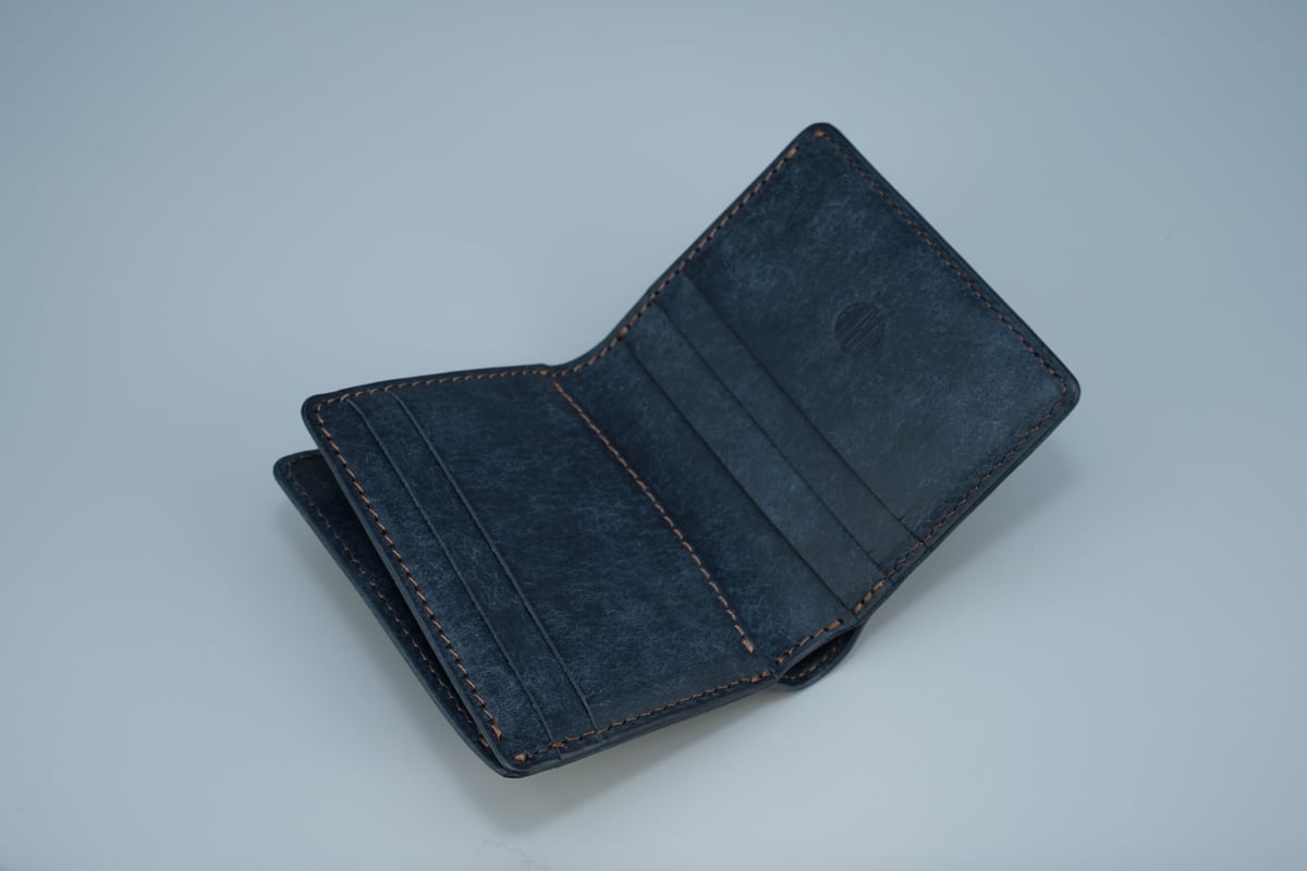 二つ折りウォレット＜小＞ ネイビー | marume.store