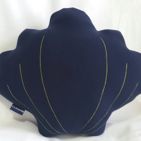 Shell Cushion.  ウエット素材のマシュマロ♡シェルクッション.Navy