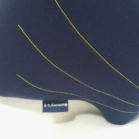 Shell Cushion.  ウエット素材のマシュマロ♡シェルクッション.Navy