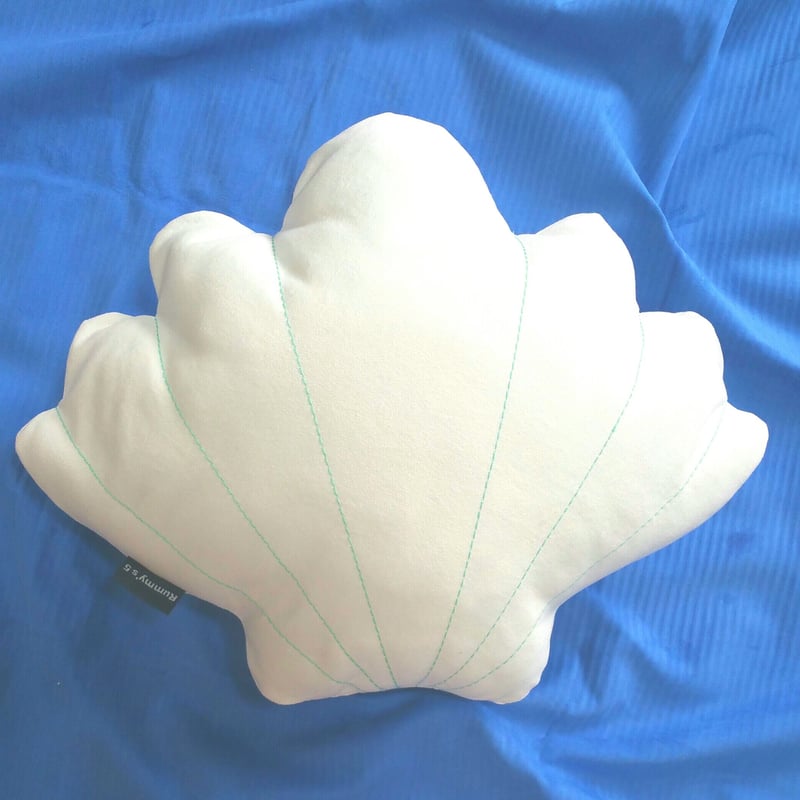 Shell Cushion. White Denim シェルクッション ♡エメラルド | Ru