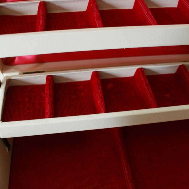 アンティーク ビンテージ　ジュエリーボックス　レッドベルベット 手作り？ ワインレッド ベルベットケース ジュエリーボックス