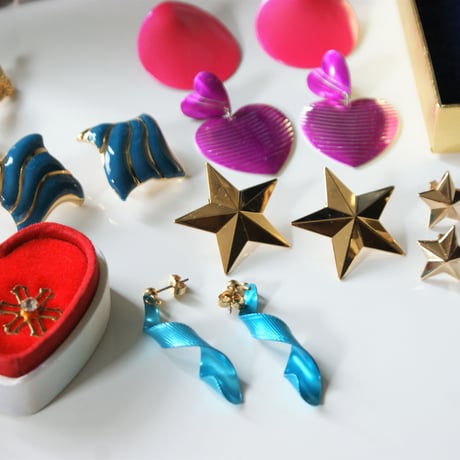 Special price【スペシャル プライス】 AVONエイボン ウェーブ ブルーエナメル イヤリング / ヴィンテージアクセサリー