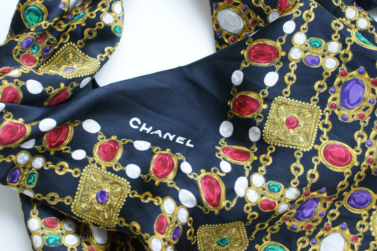 CHANEL シャネル　ヴィンテージ　シフォンスカーフ　フレンチフェスティバル シャネル French Festival ヴィンテージスカーフ カメリア柄
