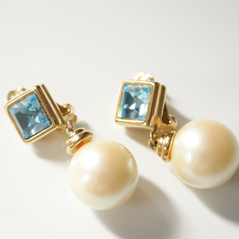 GIVENCHYジバンシィ アクアブルーラインストーン パール イヤリング