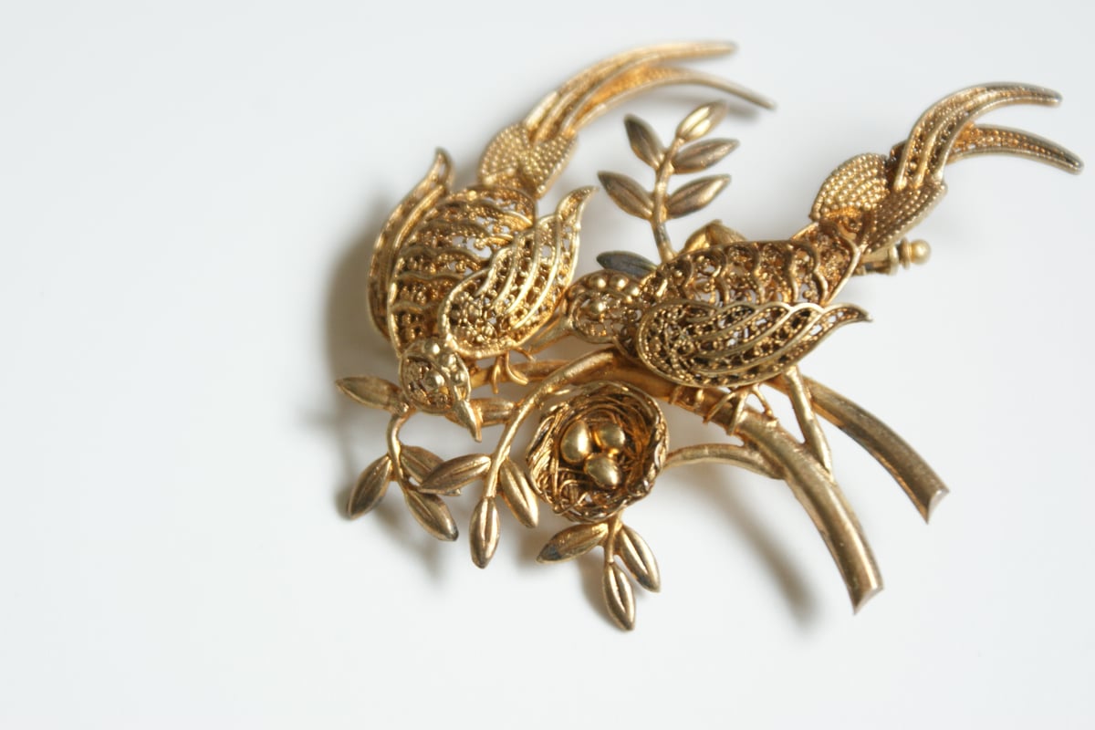 ルコリエ　フィリグリーブローチ 楽天市場】フィリグリー バード ブローチペンダント 美しい手