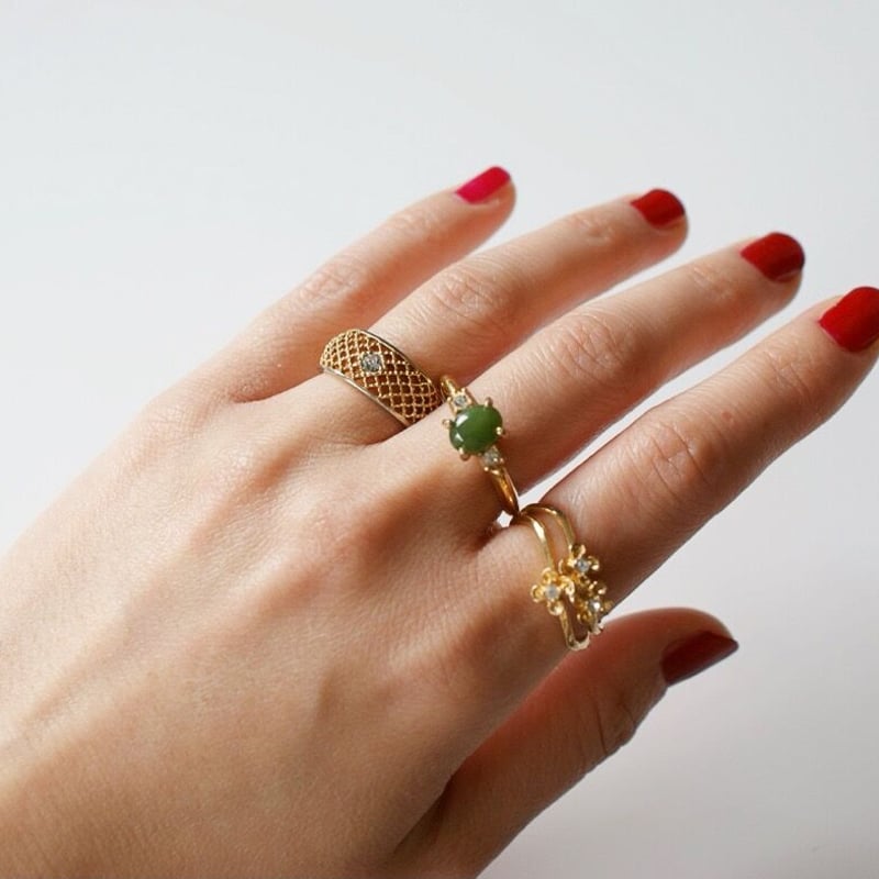 AVONエイボン 翡翠グリーン ストーン 指輪リング / ヴィンテージ