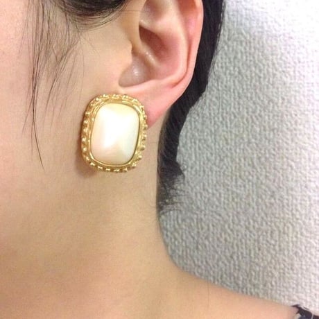 GIVENCHYジバンシィ スクエア パール イヤリング/ ヴィンテージアクセサリー