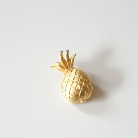 TRIFARIクラウントリファリパイナップル ミニブローチ/ ヴィンテージアクセサリー・コスチュームジュエリー
