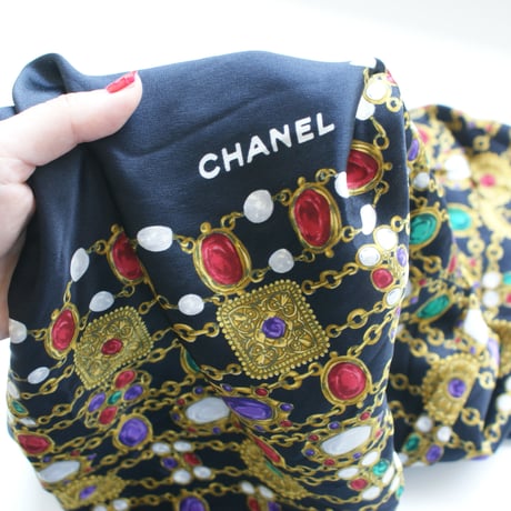 CHANEL シャネル グリポワガラスジュエリー柄 シルクスカーフ / ヴィンテージファッション