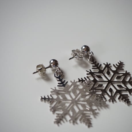 Special price【スペシャル プライス】AVONエイボン 雪の結晶 スノーフレーク シルバー ピアス  / ヴィンテージアクセサリー