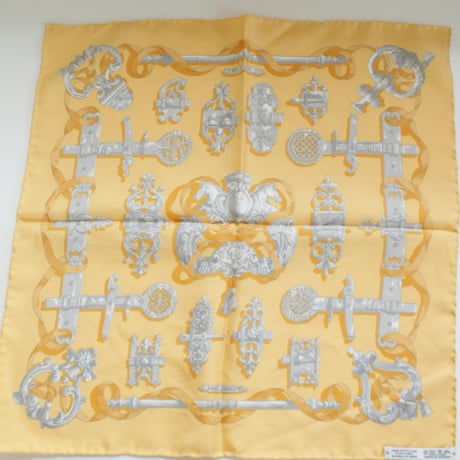 HERMESエルメス プチカレ 40 イエロー フェロネリ FERRONNERIE シルクスカーフ / ヴィンテージファッション