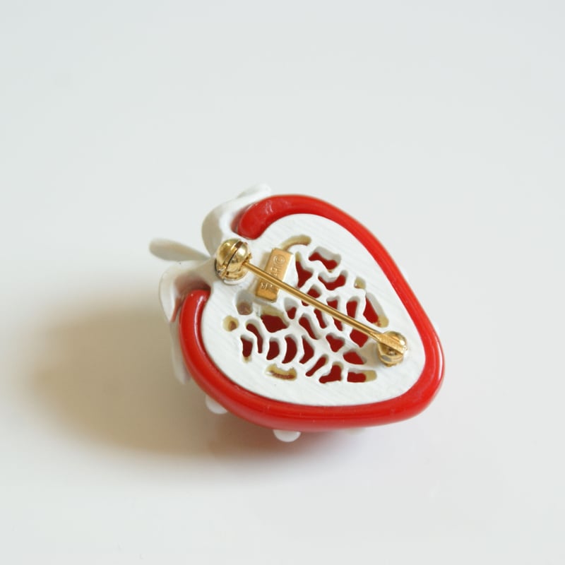 TRIFARIトリファリ ホワイトエナメル レッドルーサイト いちご