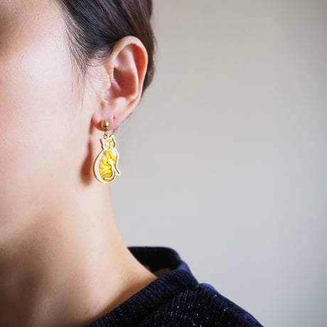 AVONエイボン 猫 キャット ゴールデン エナメル ピアス/ ヴィンテージジュエリー・アクセサリー