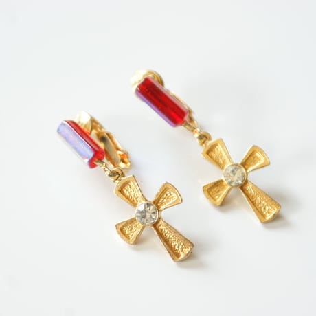 Special price【スペシャル プライス 】レッド オーロラ ガラス クロス イヤリング / ヴィンテージジュエリー・アクセサリー