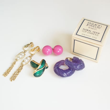 TRIFARI TM トリファリ /グリーンエナメル ピアス/ ヴィンテージアクセサリー