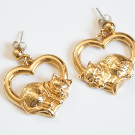 AVONエイボン 眠り猫 キャット ハート ピアス  / ヴィンテージ・アクセサリー