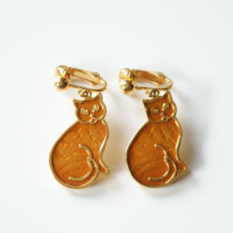 AVONエイボン 猫 キャット ゴールデン エナメル イヤリング  / ヴィンテージジュエリー・アクセサリー