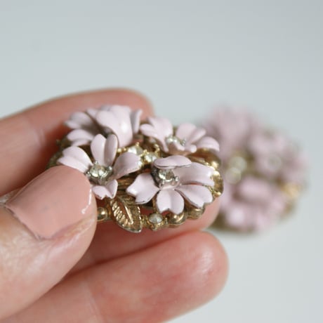 TRIFARIトリファリ Fleurette アルフレッド・フィリップ ピンク エナメル フラワー イヤリング/ ヴィンテージ・コスチュームジュエリー