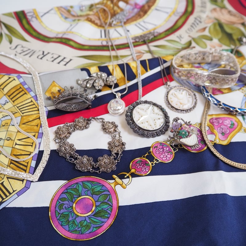 Special price【スペシャルプライス】HERMESエルメス 花の中で過ごす