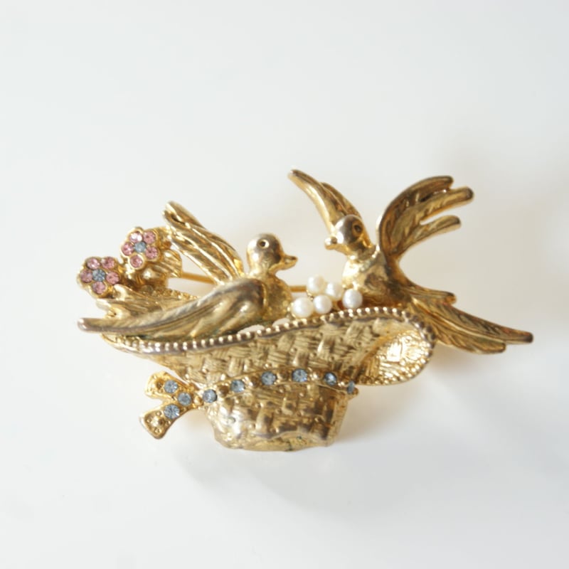 Christian Dior ブローチ ヴィンテージ 蝶 Christian Dior 蝶 バタフライ ブローチ ゴールドカラー