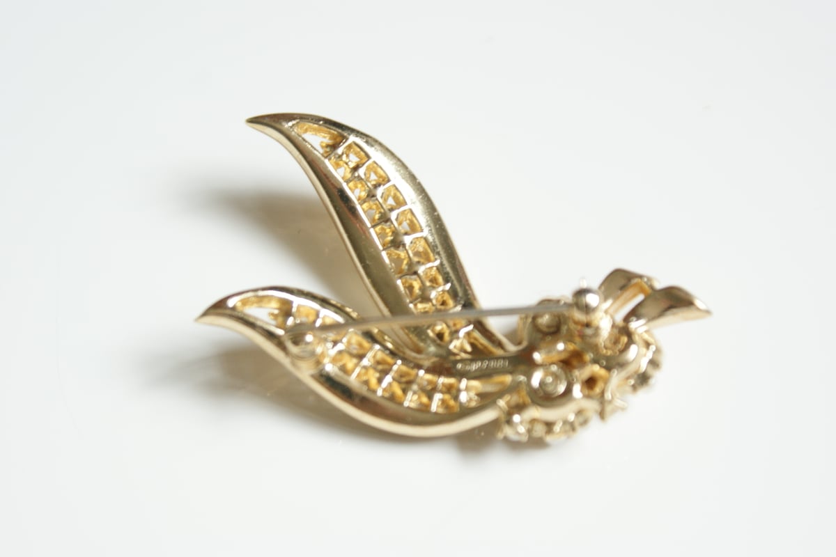 TRIFARIトリファリ パールフラワー ブローチ / ヴィンテージ