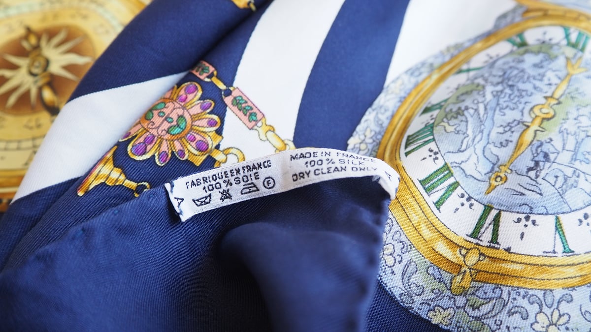Special price【スペシャルプライス】HERMESエルメス 花の中で過ごす