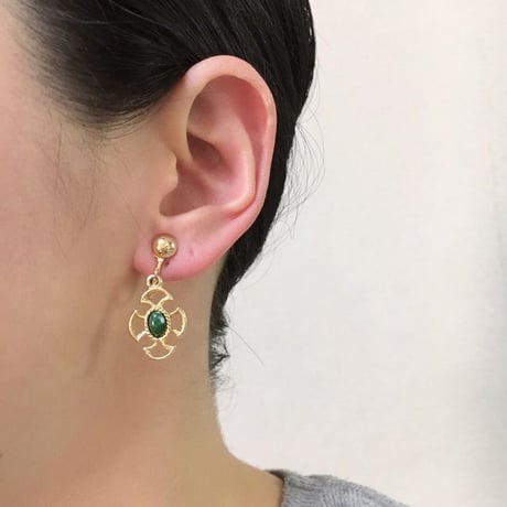 Special price【スペシャル プライス】AVONエイボン グリーン ジェイド ストーン クロス イヤリング 箱BOX付き/ ヴィンテージ・コスチュームジュエリー