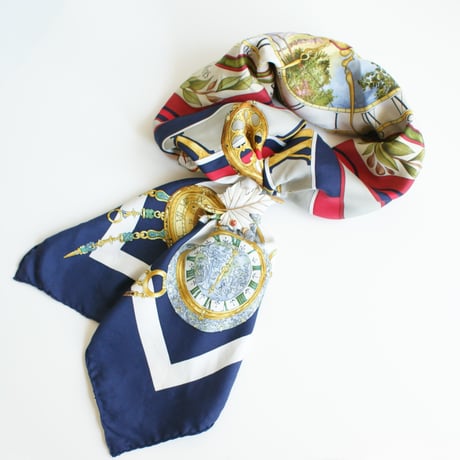 Special price【スペシャルプライス】HERMESエルメス 花の中で過ごす時間 カレ 90 シルクスカーフ / ヴィンテージファッション