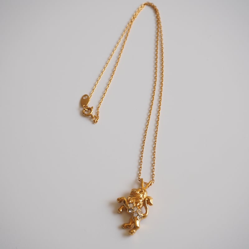 ネックレス　獅子　ライオン　重量感　ヴィンテージ　レトロ　vintage　王道 AVONエイボン ラインストーン LEO ライオン 獅子座 ネックレス