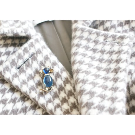 Special price【スペシャルプライス】TRIFARIクラウントリファリ アルフレッド・フィリップ PAT.PEND ブルーガラス キャット ブローチ/ ヴィンテージ・コスチュームジュエリー