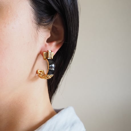 【アメリカ買付】GIVENCHY ジバンシィ ブラックエナメル ラインストーン ピアス/ ヴィンテージ・コスチュームジュエリー