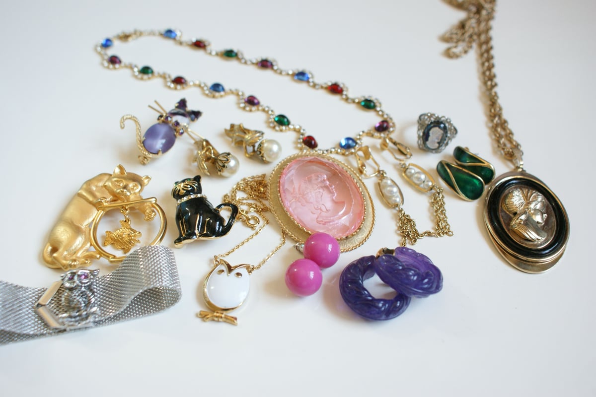 カメオ作家作品　ヴィンテージ❤️ ブローチ　ピンブローチ　 ネックレストップ❤️ ネックレス カメオ ペンダントトップ ブローチ ゴールド金具