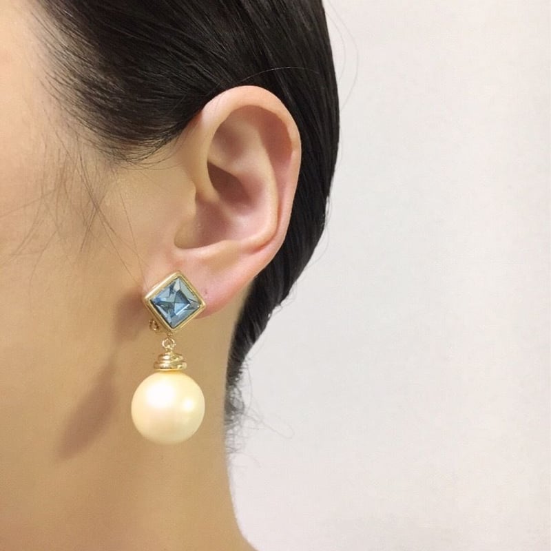 GIVENCHYジバンシィ アクアブルーラインストーン パール イヤリング