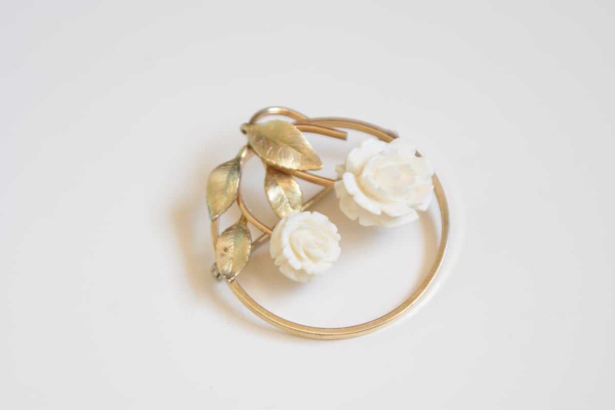 KREMENTZクレメンツ セルロイド ローズ 薔薇 サークル ブローチ